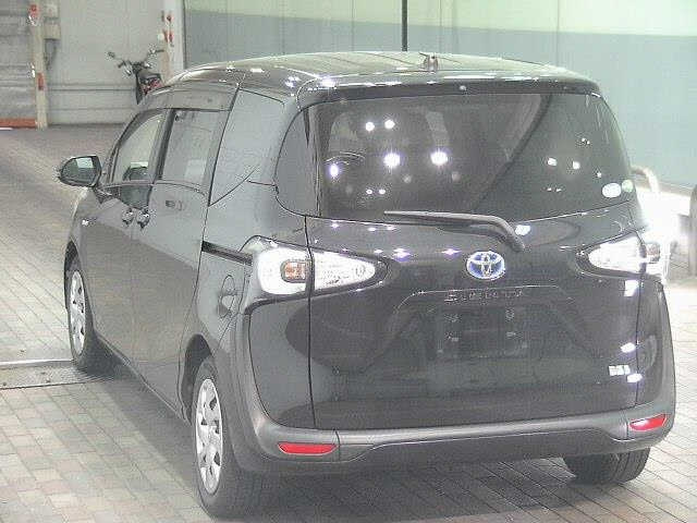 TOYOTA SIENTA 2016