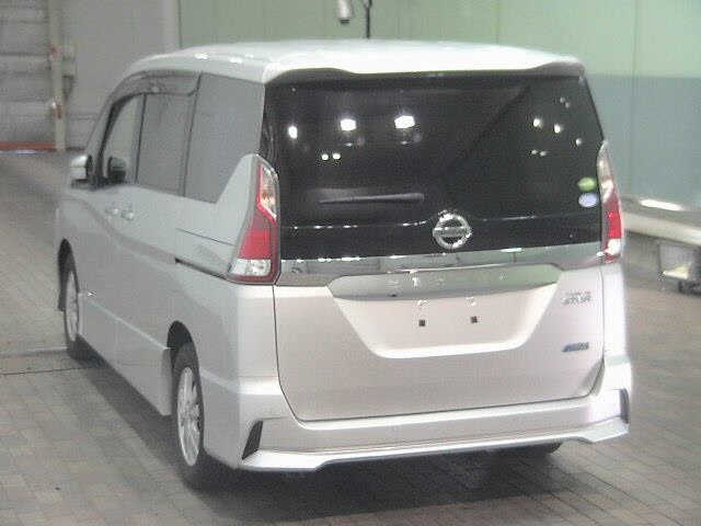 NISSAN SERENA 2017