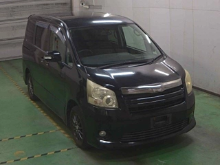 TOYOTA NOAH 2008