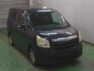 TOYOTA NOAH 2008