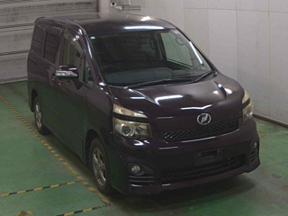 TOYOTA VOXY 2010