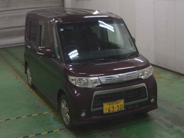 DAIHATSU TANTO 2011