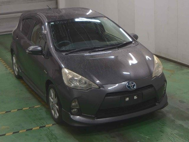 TOYOTA AQUA 2013