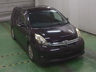 TOYOTA ISIS 2011