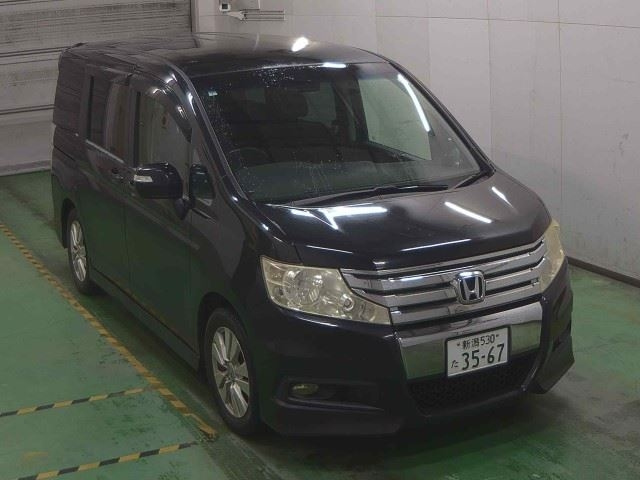 HONDA STEP WAGON 2011