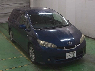 TOYOTA WISH 2010