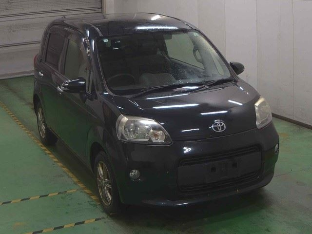 TOYOTA PORTE 2012