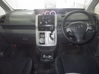 TOYOTA VOXY 2008