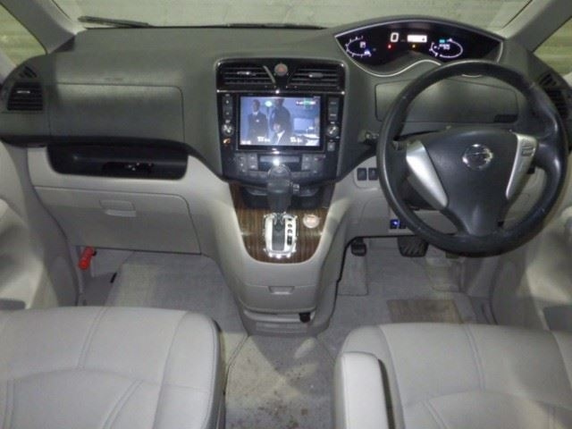 NISSAN SERENA 2015
