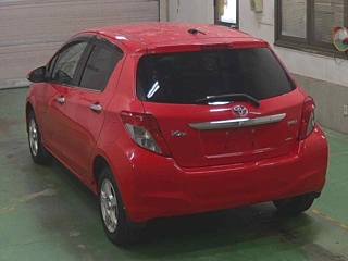TOYOTA VITZ 2011