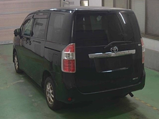 TOYOTA NOAH 2008
