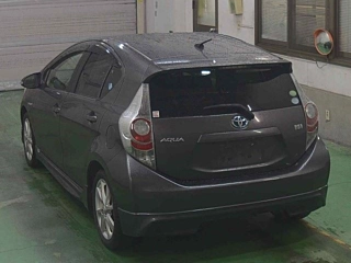 TOYOTA AQUA 2013
