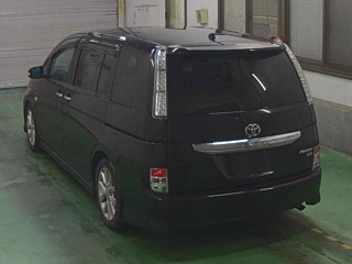TOYOTA ISIS 2011