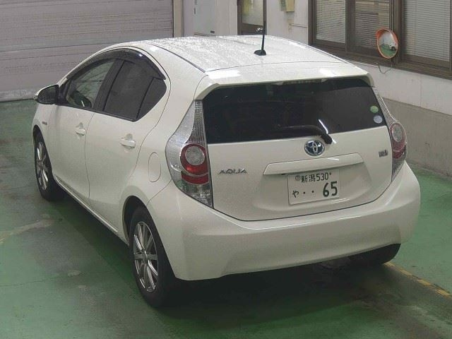TOYOTA AQUA 2013