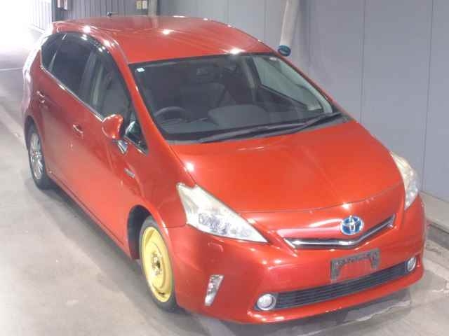 TOYOTA PRIUS ALPHA 2011