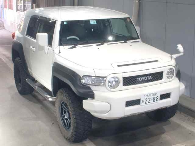 TOYOTA FJ CRUISER 2011