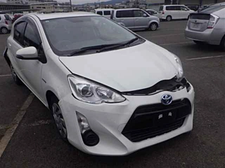 TOYOTA AQUA 2015
