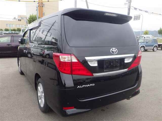 TOYOTA ALPHARD 2009