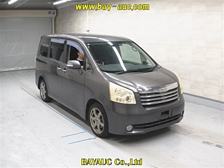 TOYOTA NOAH 2009