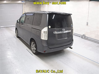 TOYOTA NOAH 2009