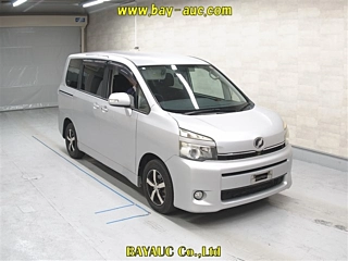 TOYOTA VOXY 2012