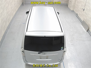 TOYOTA VOXY 2012