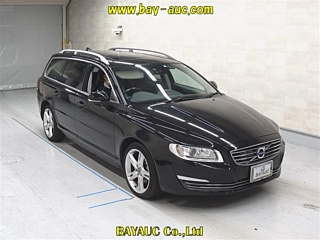 VOLVO V70 2015