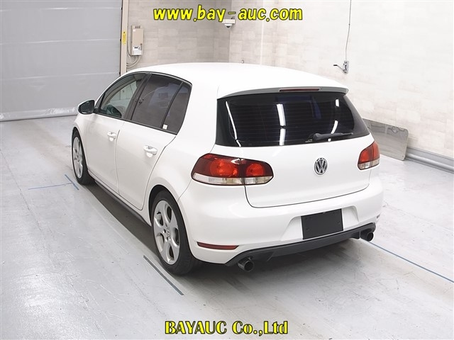 VOLKSWAGEN GOLF 2010