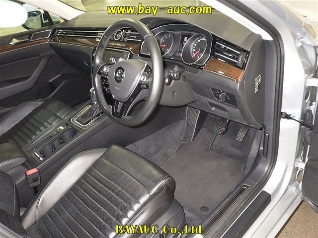 VOLKSWAGEN PASSAT 2015