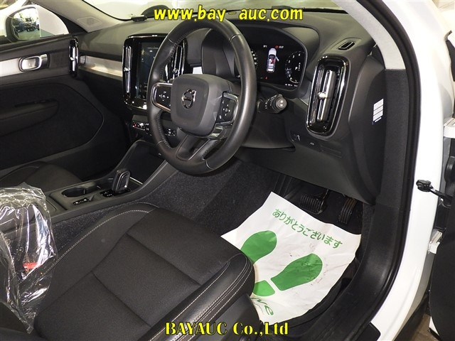 VOLVO XC40 2020