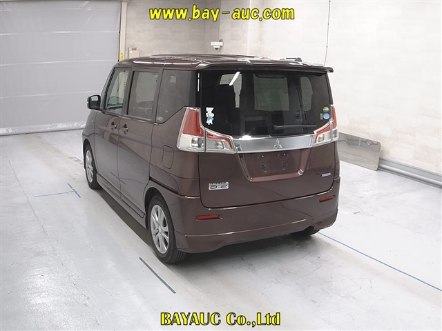 MITSUBISHI DELICA D2 2017