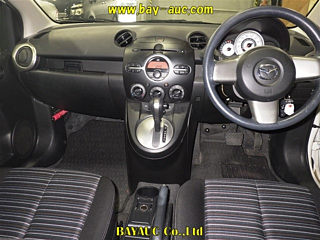 MAZDA DEMIO 2010