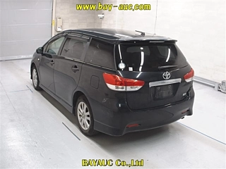 TOYOTA WISH 2010
