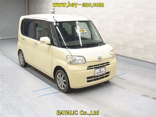 DAIHATSU TANTO 2011