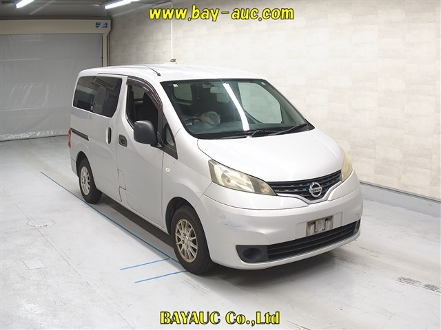 NISSAN NV200 2011