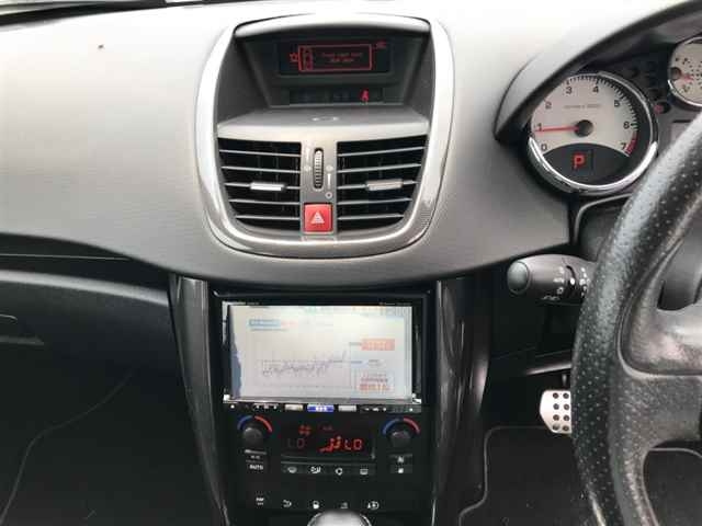 PEUGEOT 207 2009