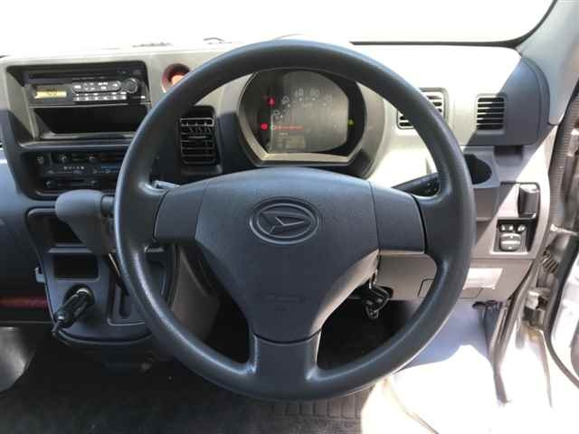DAIHATSU HIJET VAN 2013