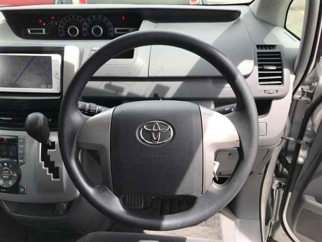 TOYOTA NOAH 2008