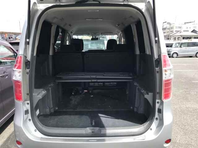 TOYOTA NOAH 2008