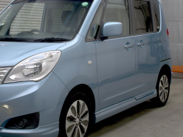 MITSUBISHI DELICA D2 2014