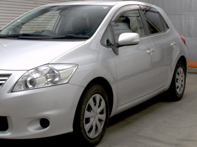 TOYOTA AURIS 2010