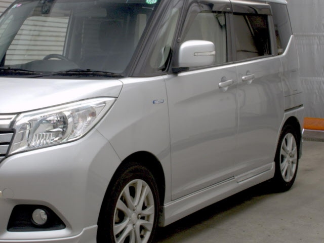 MITSUBISHI DELICA D2 2017
