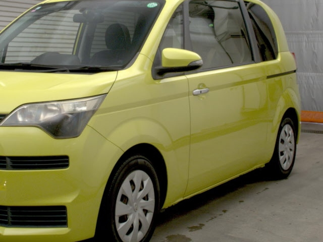 TOYOTA SPADE 2012
