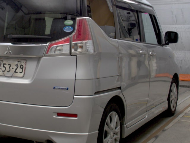 MITSUBISHI DELICA D2 2017
