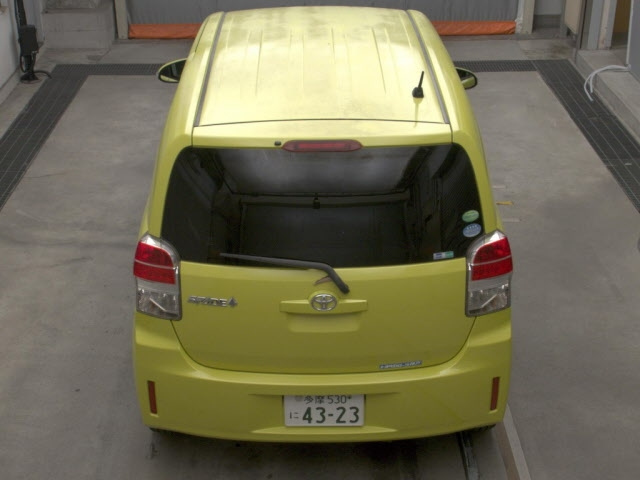 TOYOTA SPADE 2012