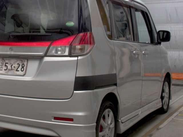 MITSUBISHI DELICA D2 2012