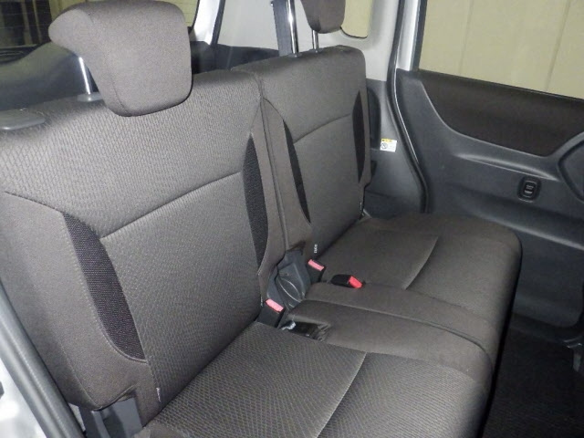 MITSUBISHI DELICA D2 2012