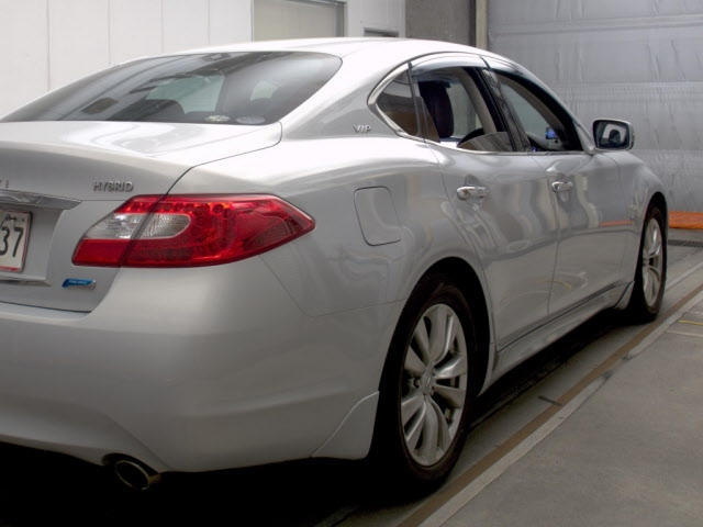 NISSAN FUGA 2011