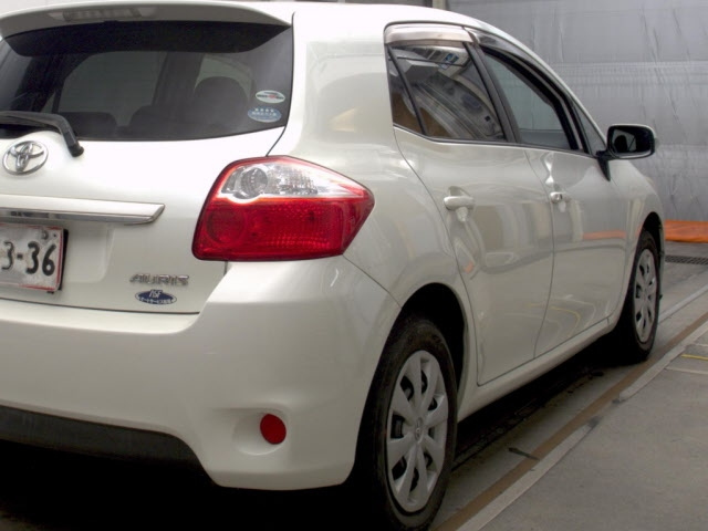 TOYOTA AURIS 2010