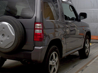 NISSAN KIX 2010